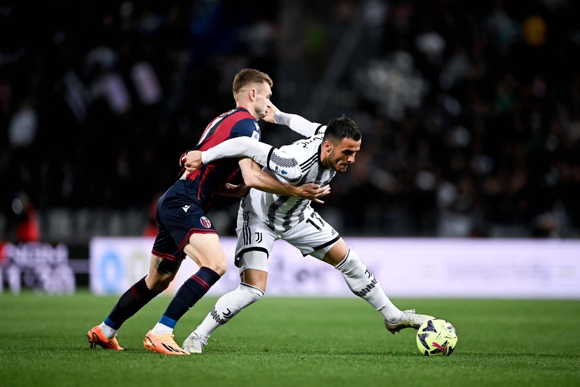 乐鱼体育-包含博洛尼亚比分平平,保持中游位置的词条