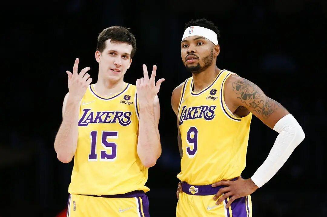 乐鱼体育网站入口-湖人险胜美国男篮，福克斯统治全场的简单介绍