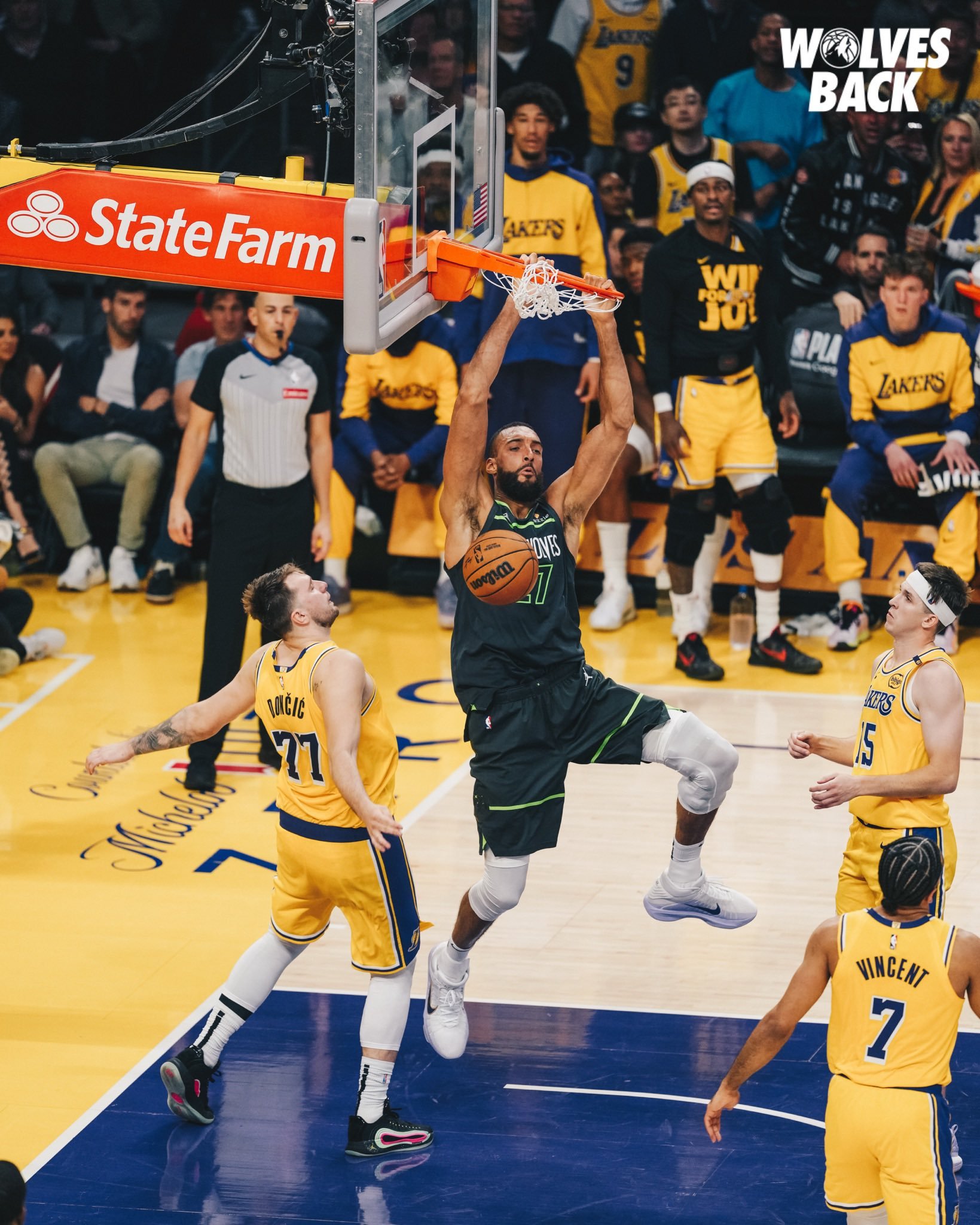 乐鱼体育app-魔术绝杀掘金，戈贝尔关键制胜的简单介绍